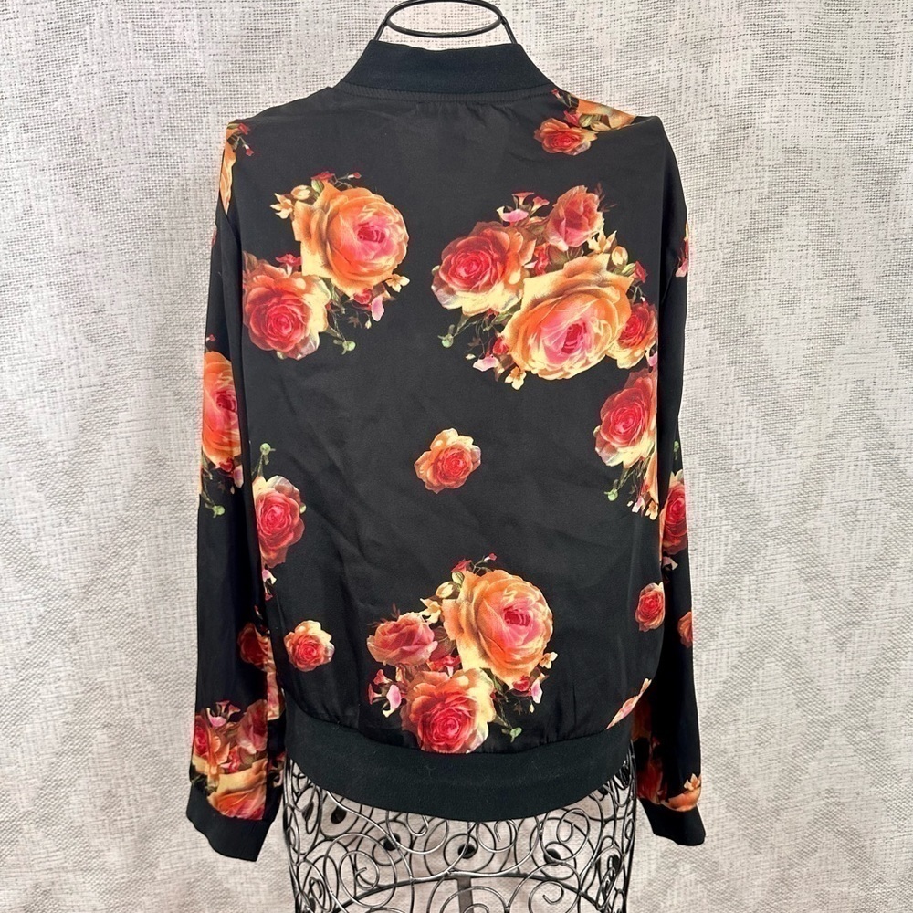 Indero floral black bomber size M - Picture 7 of 10